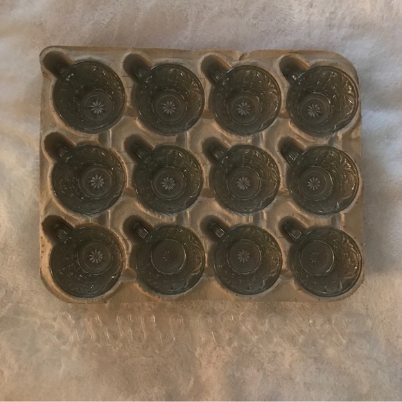Vintage Anchor Hocking 12 Cups (Part of the Arlington Design Punch Set) - Picture 8 of 9